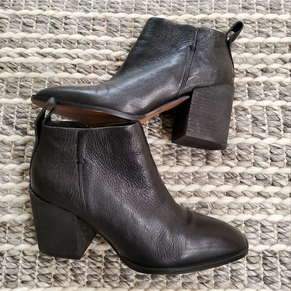 Vionic Lyssa Ankle Boots Size 7
